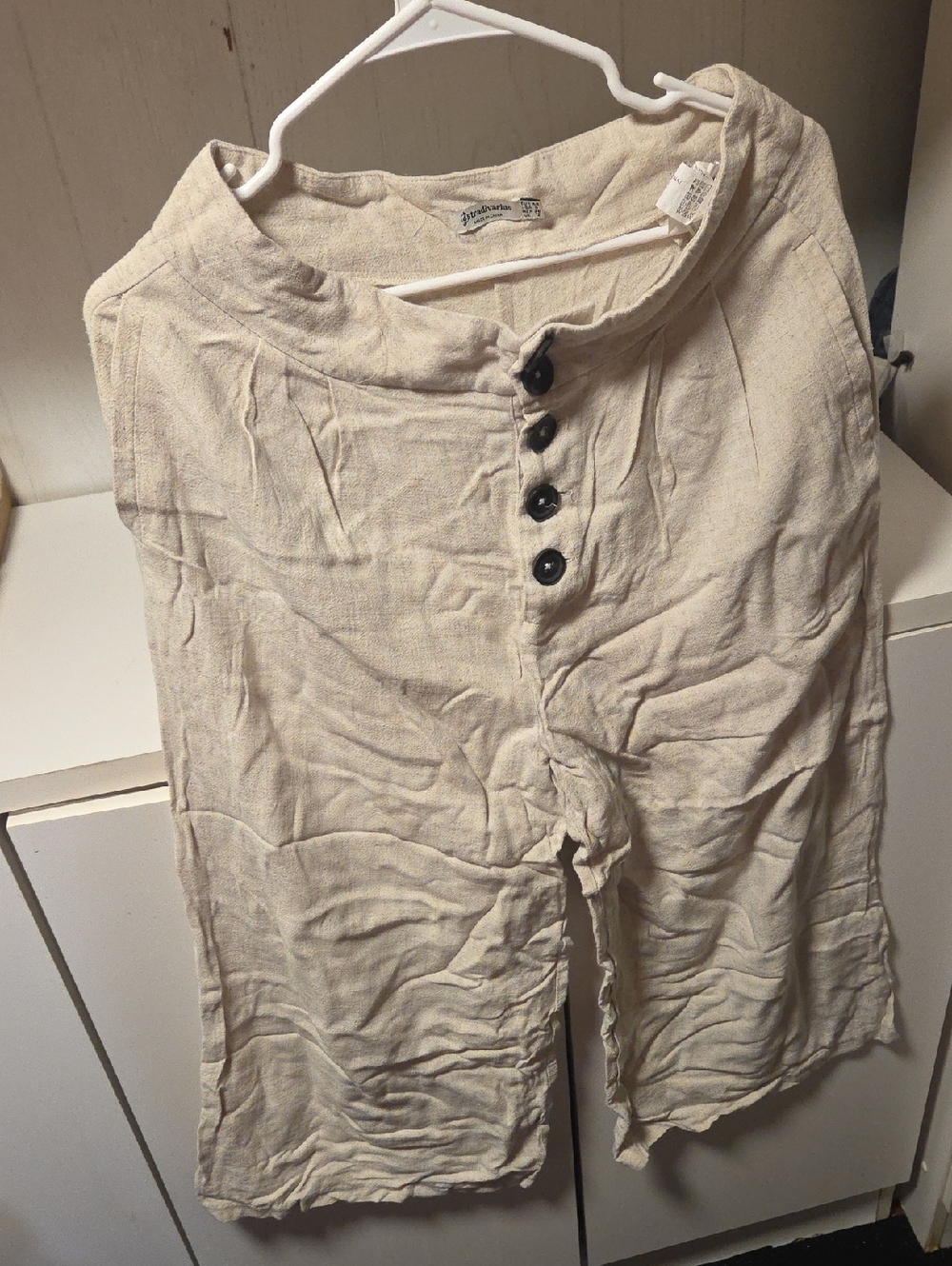 Stradivarius Light Beige Button-Front Linen Blend Capri Pants - Picture 2 of 6